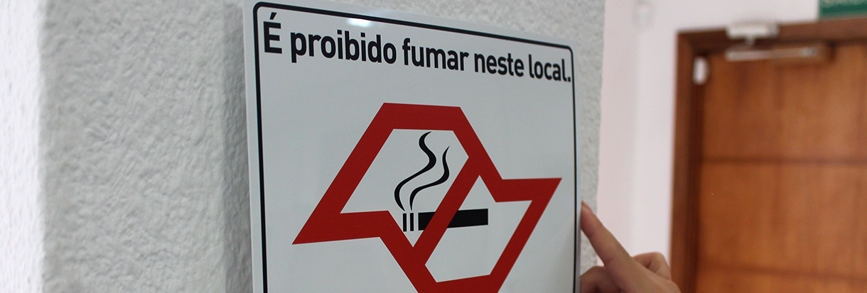 Placa de sinalização proibido fumar